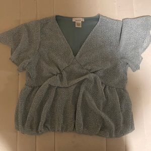 Blue, flowery and flowy blouse